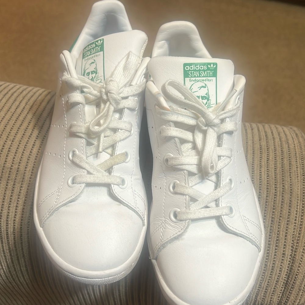 White kid adidas size 3